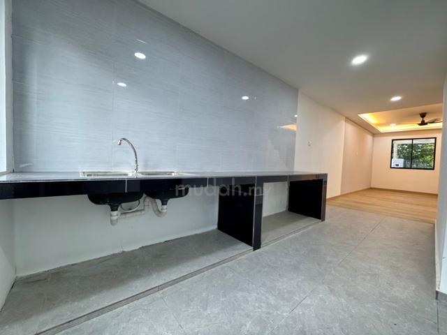 Double Storey Jalan Makmur Taman Makmur Kulai UNBLOCKED VIEW FULL RENO 5