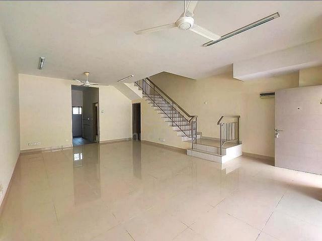 Spacious Double storey With Partial Furnish 1 min Distance To Se Mall 1