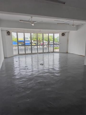 1st Floor Shoplot For Rent at Taman Perindustrian Subang Jaya 1