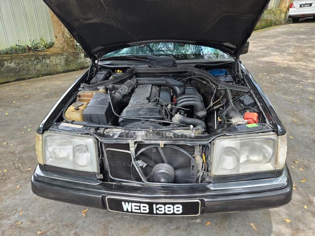 1995 Mercedes Benz E280 Masterpiece W124 - 4