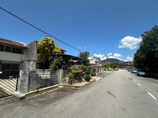Taman Desa Damai / Song Ban Kheng Double Storey Terrace Long Carpark 1