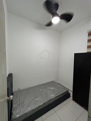 Single Room Female with Aircond WIFI The Zizz Damansara Damai MRT 1, 2 1