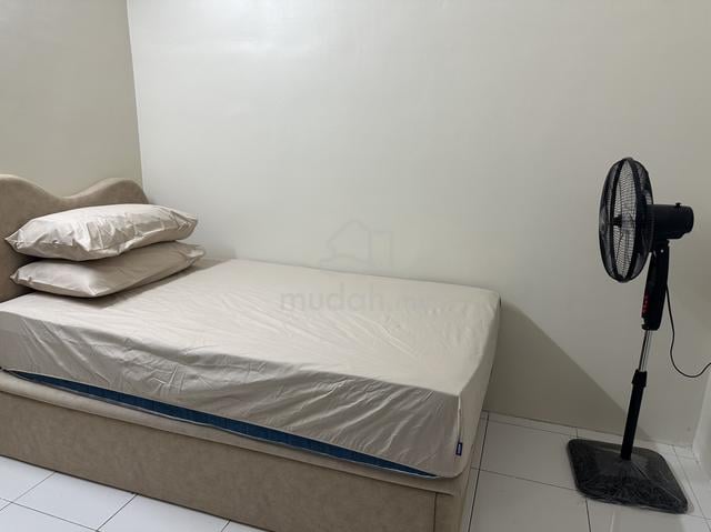 Bilik untuk Disewa 1