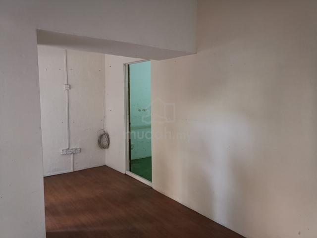Shop lot (RENTAL YIELD AROUND 5.5% p.a.), Taman Desa 1