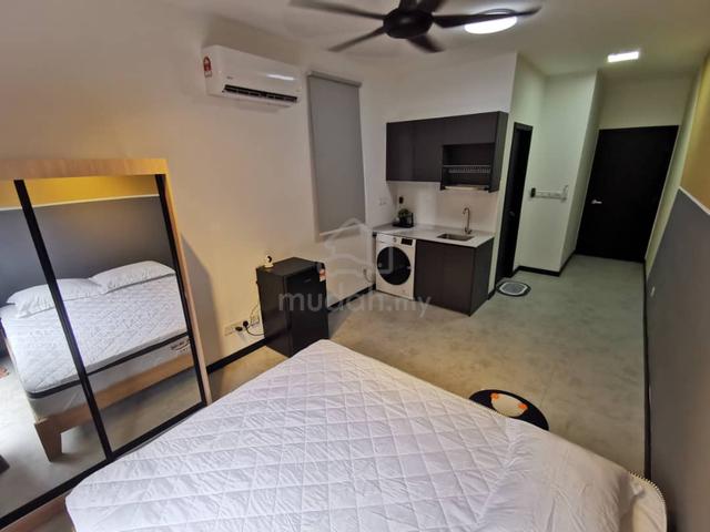 Neu Suites Master Room Dual Key Concept Nearby LRT unit For Rent 1