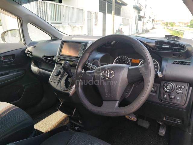 2010 Toyota WISH 1.8 X (A) - 4
