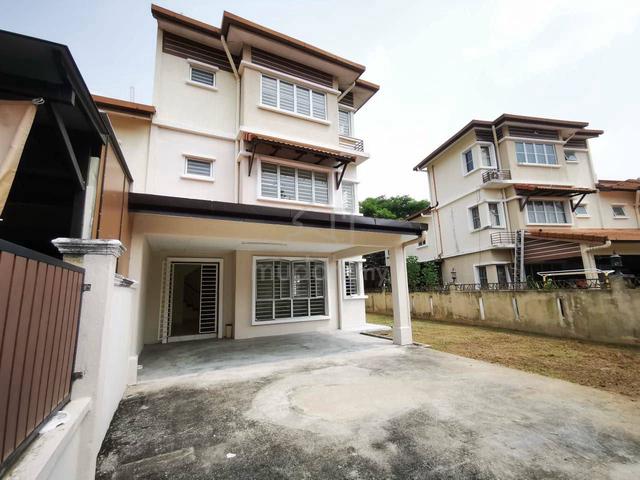 Tanah Luas | 2.5 Tingkat | 10 Min ke Cyberjaya 1