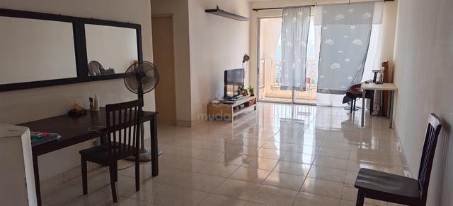 Koi Tropika Small Room for Chinese Male 1