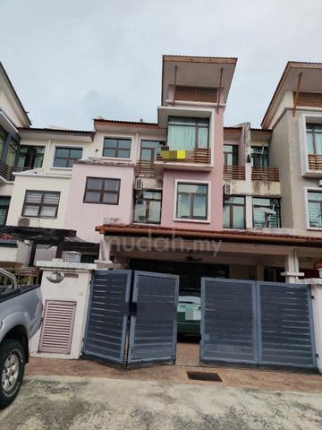 3 Storey House Sale Taman Bukit Serdang,Seri Kembangan,Selangor 1