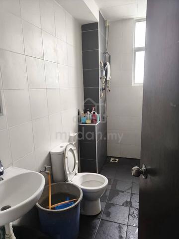 Suriamas Suites / Larkin / to ciq 10 mins / Low Deposit /Common room 2