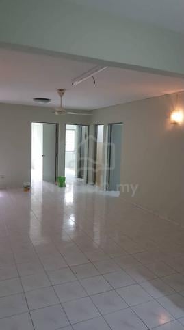 saujana apartment 1