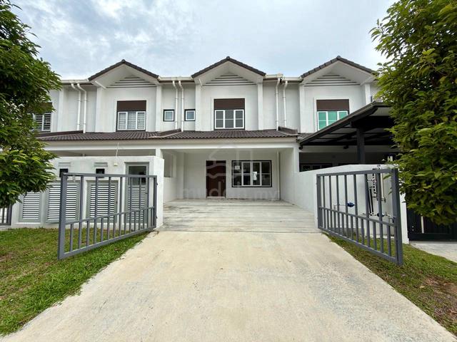 Brand New 2 Storey Bandar Baru Salak Tinggi M Senyumia Sepang 1