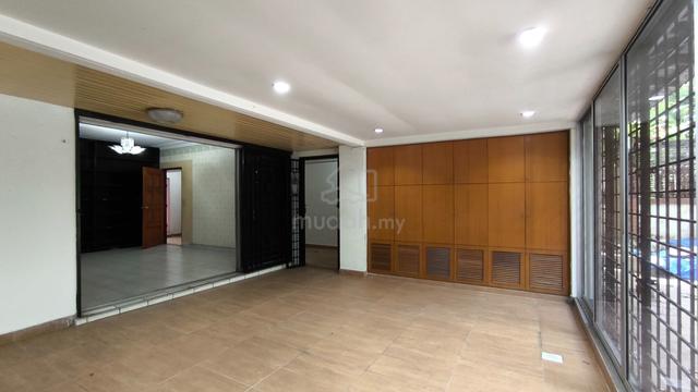 Taman Tun Dr Ismail KL Rare Find (Semi-D) 半独立屋,适合家人和公司 1