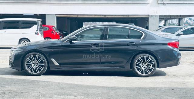 2020 BMW 530i 2.0 M SPORT Apple Carplay Sunroof - 3