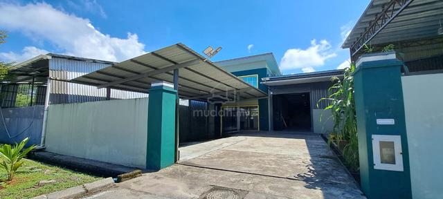 Fully cover & renovated 9 Mile RH Park Double Storey Semi-D Warehouse 1