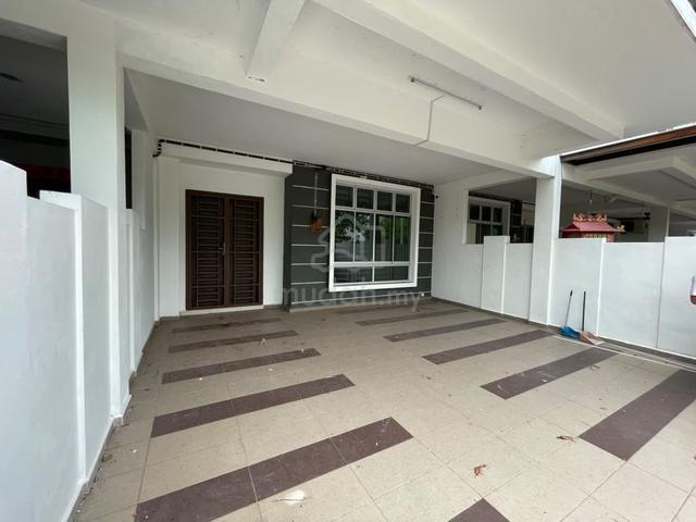 Double Storey Terrace Putera Indah Tongkang Pechah Batu Pahat 1