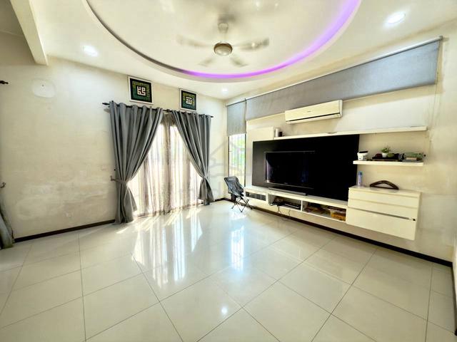 Semi D + Freehold + 35'x70' Taman Tropika 2, Sg Tangkas, Kajang 1