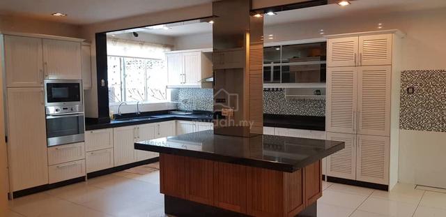 Double Storey Corner Lot Bungalow @ Aman Perdana FOR SALE. 4