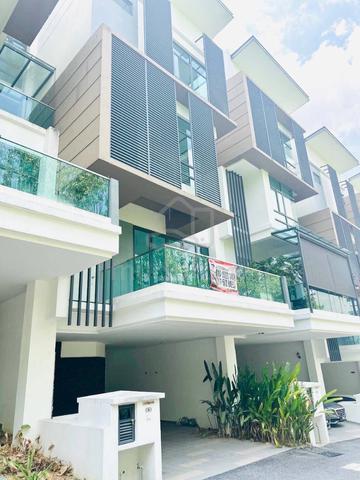 ‼️TTDI damansara 4 storey  house for RENT  ‼️ . 1