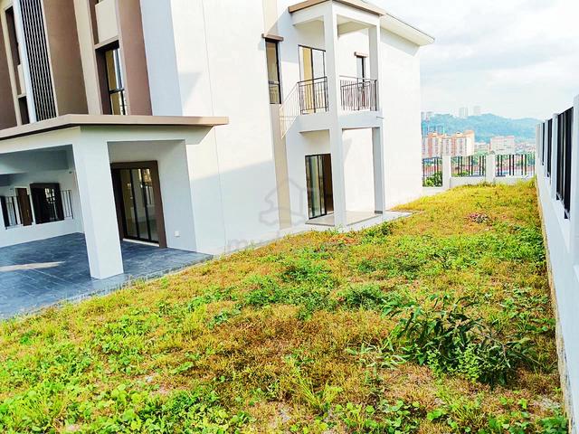 3 storey Nassim Heights Ampang (Corner Unit, Below MKT) sering ukay 1