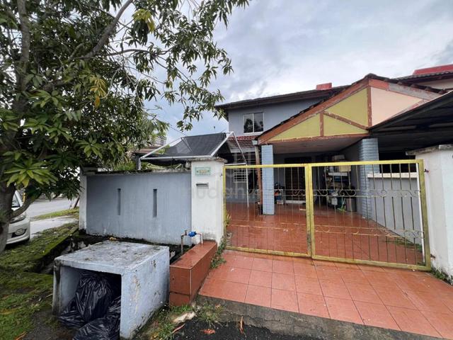 CORNER LOT Double Storey Terrace Taman Kantan Permai Kajang 1
