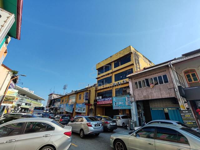 Kajang Town 4 storey Shop 20x100 for RENT 1