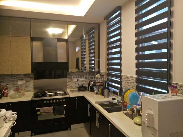 Beautiful 3Storey Terrace House at Seksyen 7, Bangi Avenue for Rent! 1