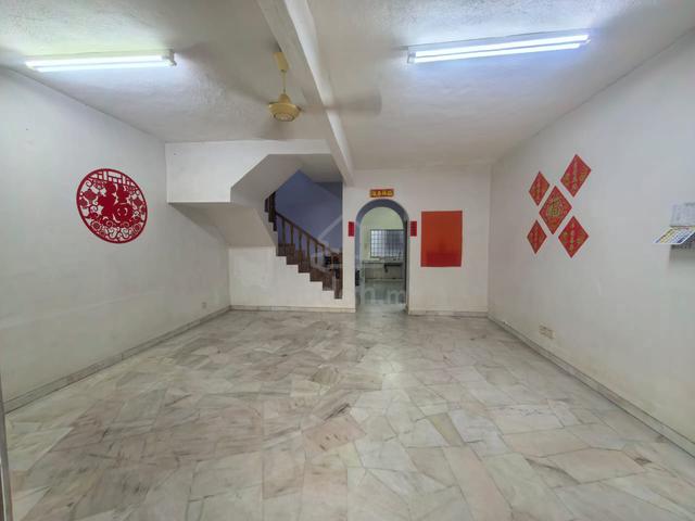 Klang Utama DST 18’x65’ 3 Bedrooms 2 bathrooms Kitchen Top Rental R 1