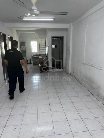 Flat Kelompok Camar (Port Klang) 1