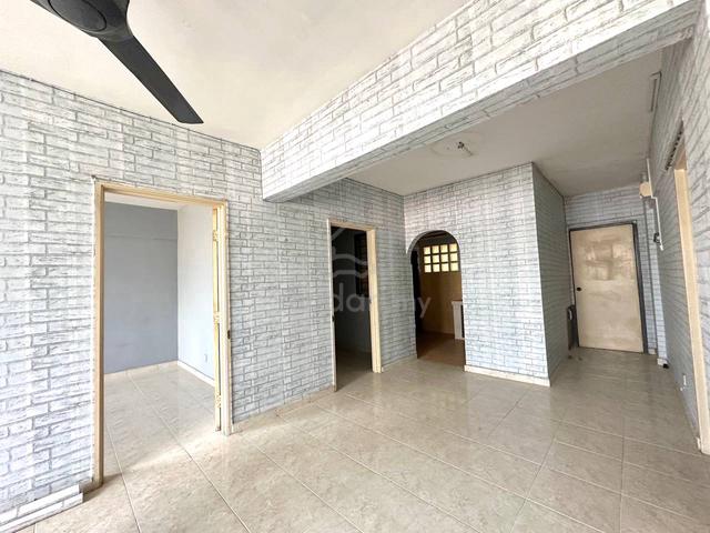 Aman Putra Apartment 1