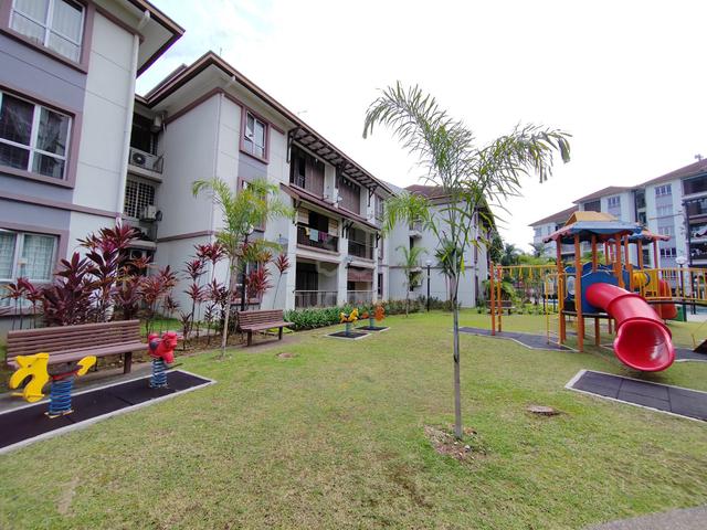 Lakes Condominiums / Pangsapuri Tasik 1