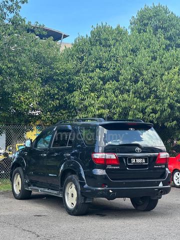 Toyota Fortuner 2010 (A) - 4