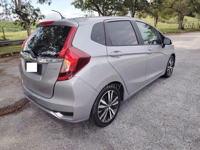2017 Honda JAZZ 1.5 V (A) - 4