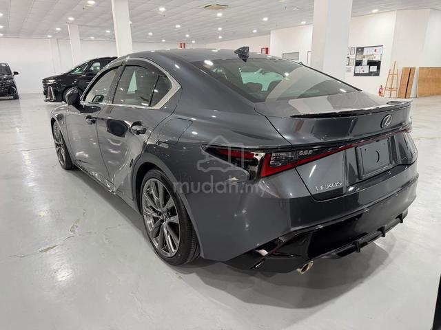 UNREG 2022 Lexus IS300 2.0 F-SPORT Black Leather - 4