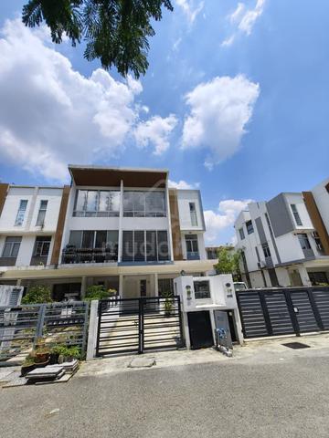 Cascadia Lake Vista | Puchong | Townhouse-upper unit | End lot 1