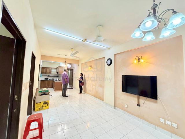 Plaza Sinar Apartment 1