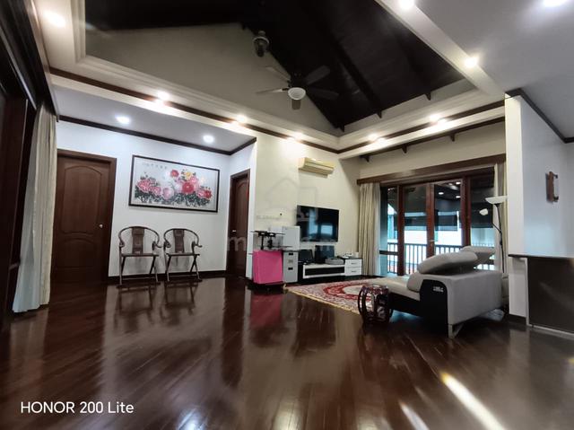 Bungalow house for sale at a great value below market. 1