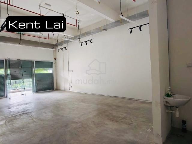 PRIME LOCATION! Golden Triangle 2. Level 2 (1st floor) shop. Near lift 1