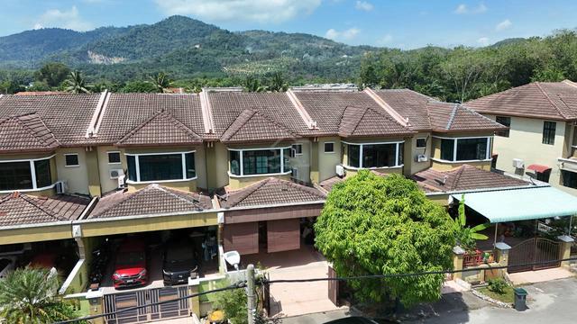 FREEHOLD NON BUMI Taman Mulia, Mantin Pajam 4B4R 22x70 Split Level 1