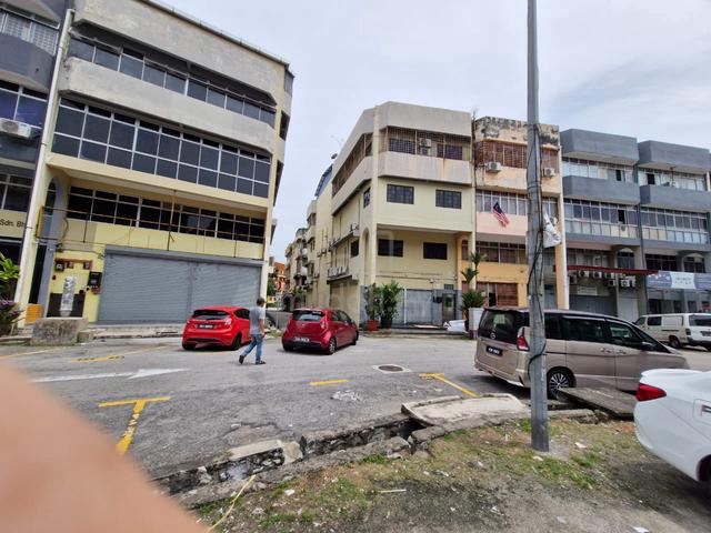 4 Sty End-Lot Shop Taman Alam Jaya, Cheras Batu 9 1
