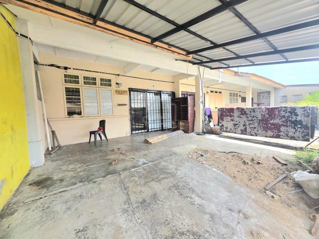 Teres Setingkat Balok Perdana, Kuantan 1