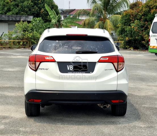 2️⃣0️⃣1️⃣6️⃣ Honda HR-V 1.8 V  - 2