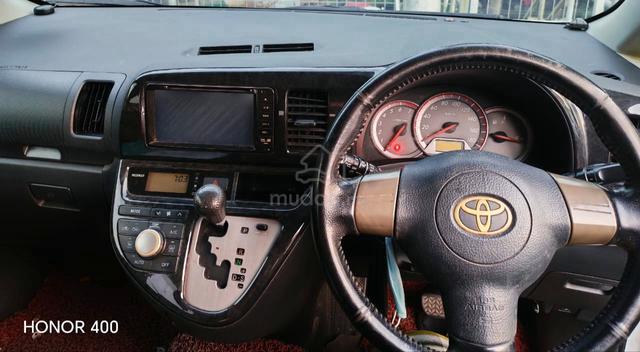 2011 Toyota WISH 1.8 S ZGE20W (A) - 4