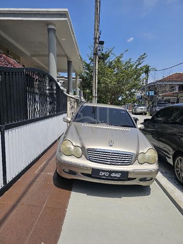 Mercedes C200K W203 - 1