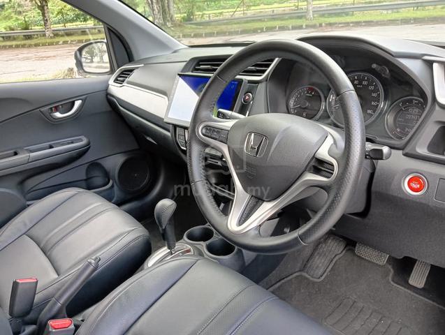 2018 Honda BR-V 1.5 V -- (A) Free warrenty 3 years - 5