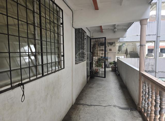 Telipok Square Apartment 1