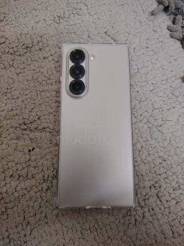 Samsung zfold  - photo 2 of 3