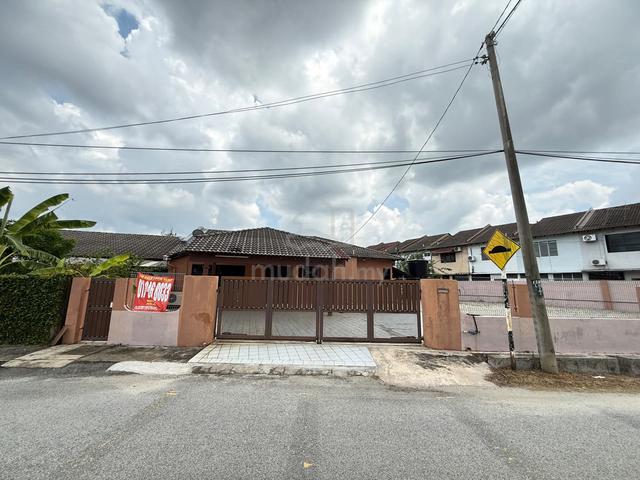 Air putih Single Storey Corner House  For Rent 1