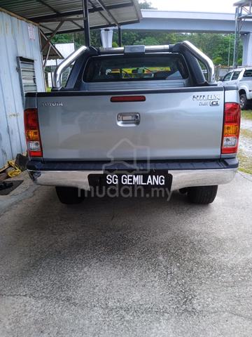 2011 Toyota HILUX 2.5 G (A) - 3