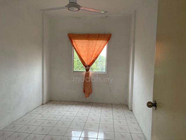 MASTER BEDROOM FOR RENT FLAT PALMA RAWANG (Perempuan Sahaja) 1